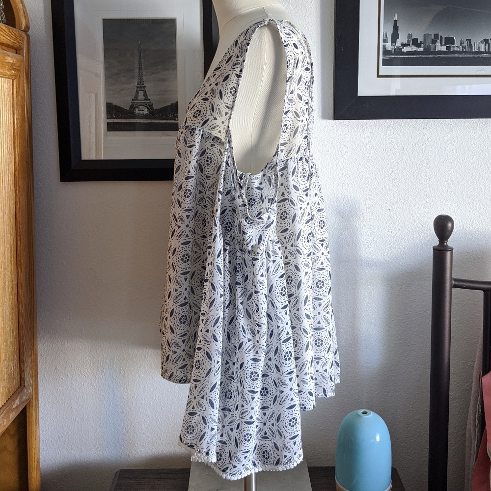 {Abercrombie & Fitch} Top Size Medium - Picture 4 of 8